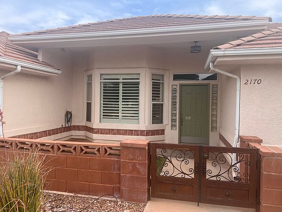 Locking gated front patio