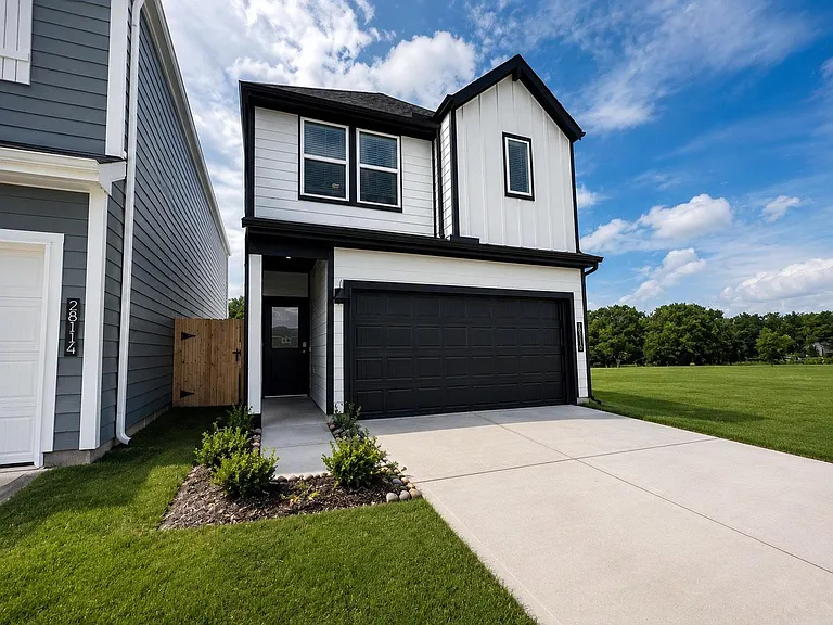 28110 Meadowlark Sky Dr — Photo 1