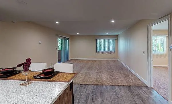 Amberwood Garden Apartments — Photo 22