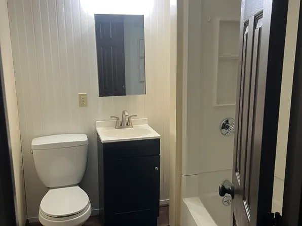 207 Manville Rd APT 3, Woonsocket, RI 02895