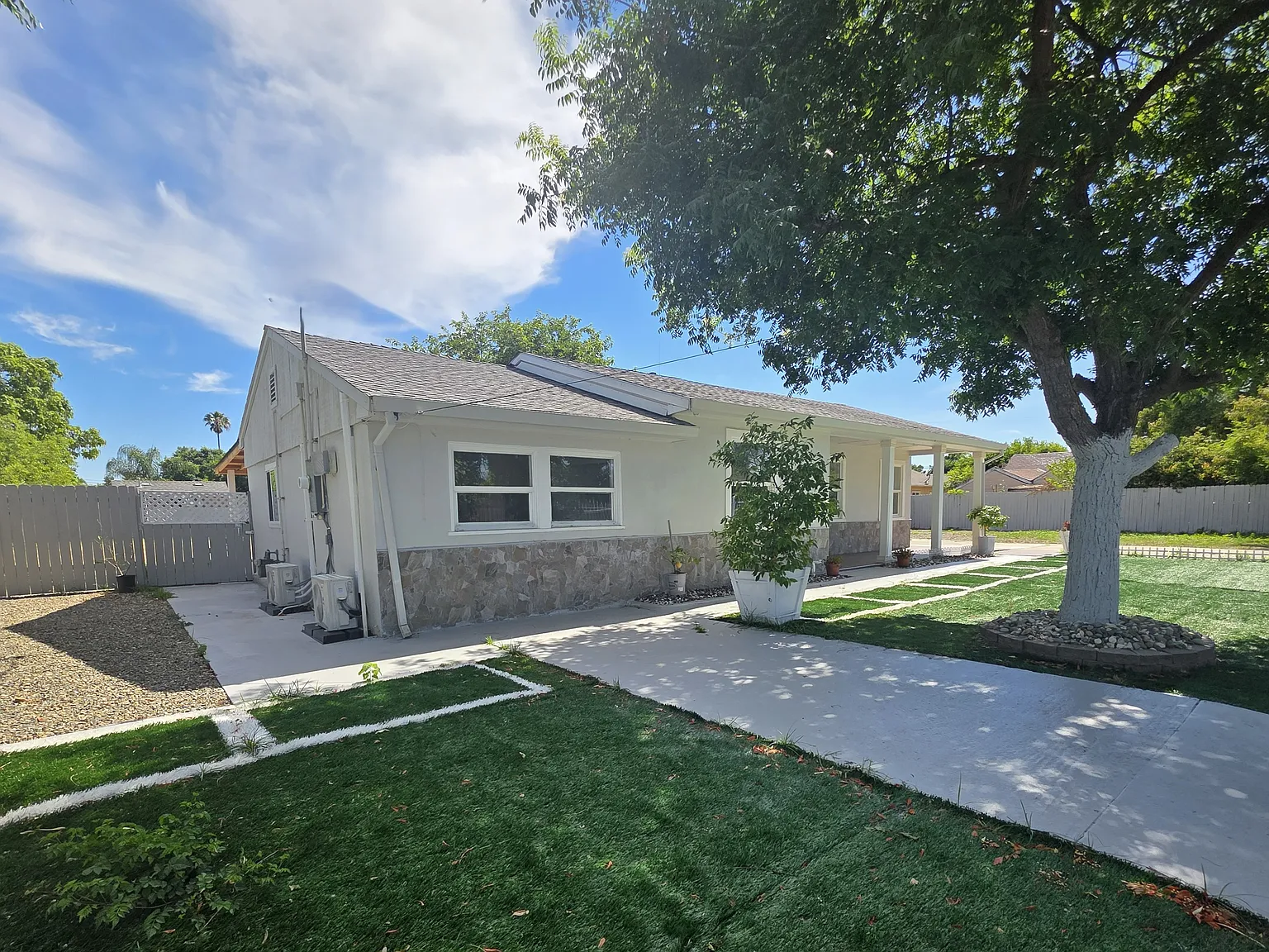 3 bed, 1116 sqft, $2,950 — Photo 2