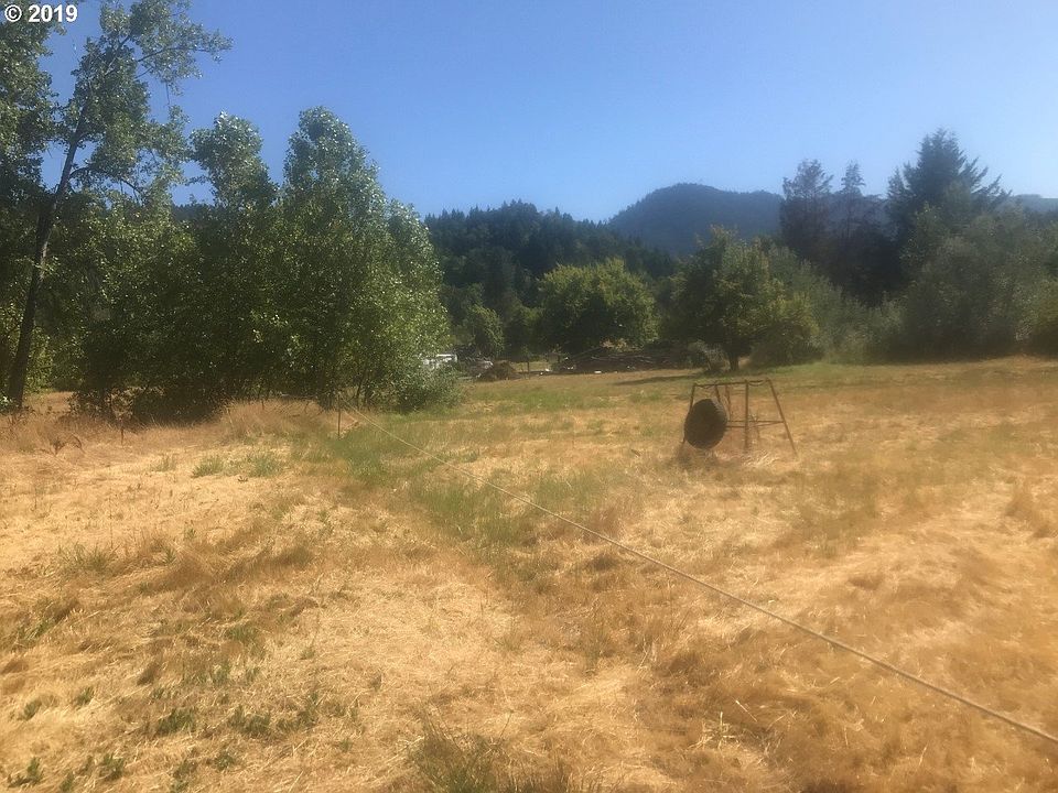 2nd image of 285 Pickett Ln