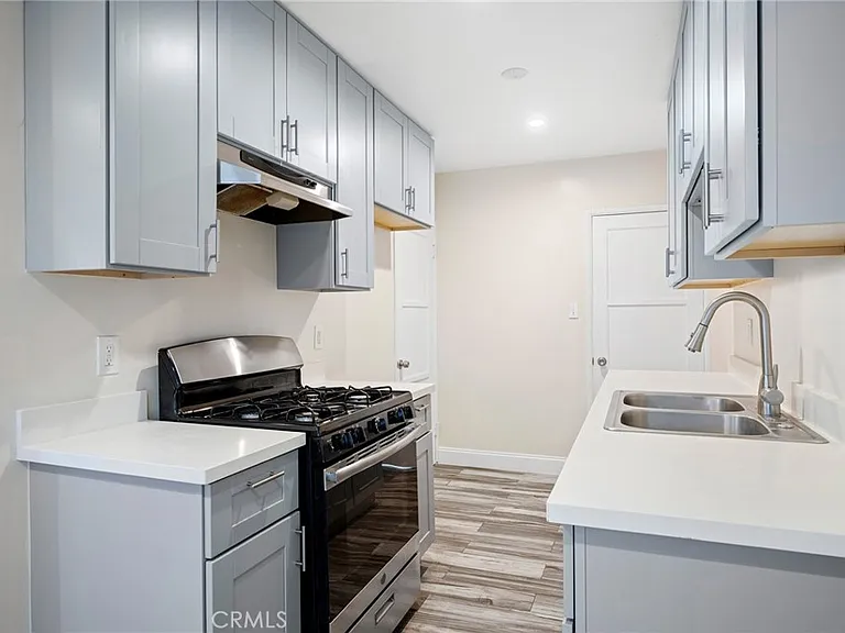 2930 Fairmount Ave #B — Photo 1