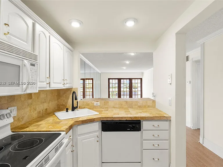 455 Paradise Isle Blvd #402 — Photo 4