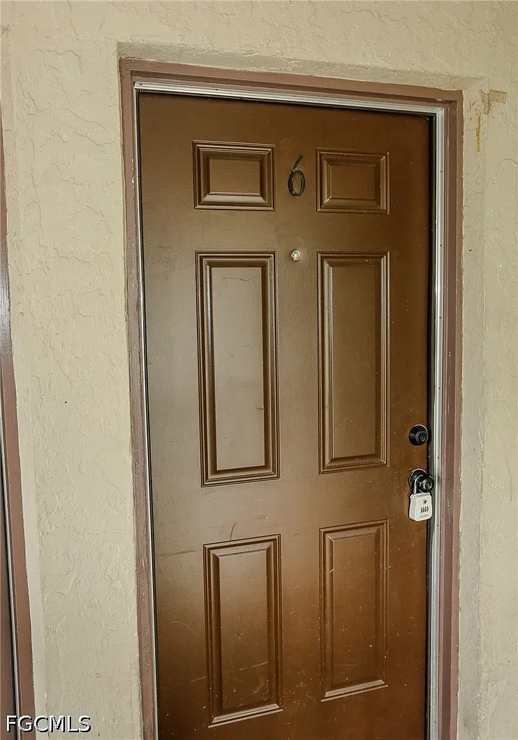 4331 Glenwood Ave — Photo 2