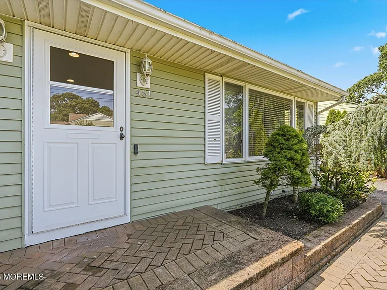 461 Augustus Rd — Photo 10