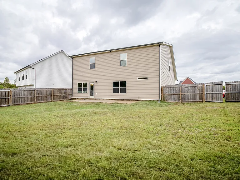 628 Bella Ct — Photo 42