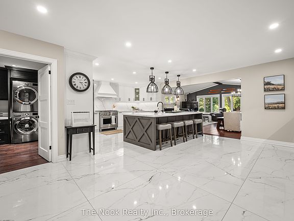 5th image of 44 Bagot St
