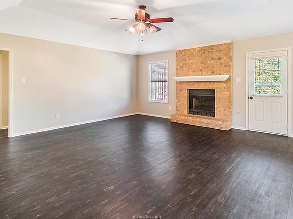 4th image of 1307 Haley Pl