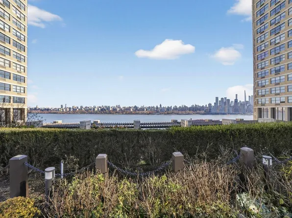 7002 Blvd East image 34 of 35