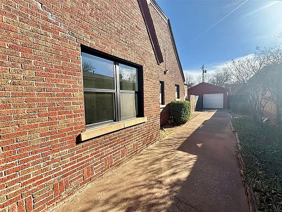 2nd image of 804 E Cypress St