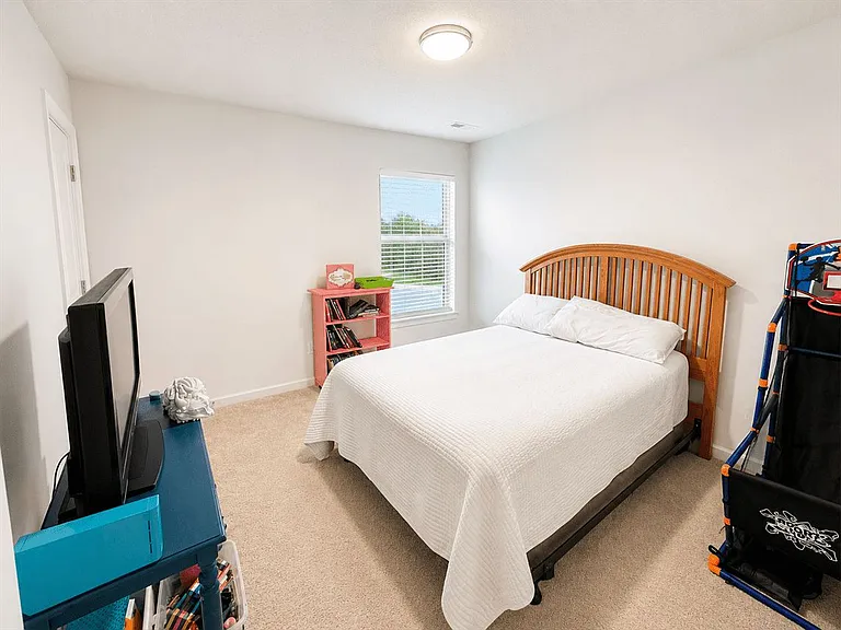 1100 Sarah Freeman Dr — Photo 13