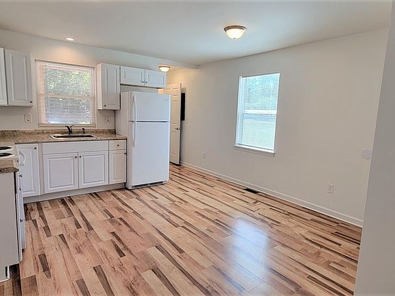 2nd image of 2231 E Washington St Unit B-1