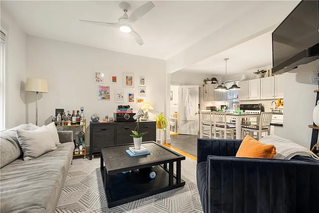 2 bed, 1.0 bath, 814 sqft, $2,800 — Photo 3