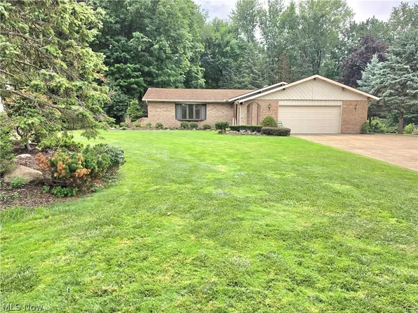 2131 Ridgebury Dr, Painesville, OH 44077