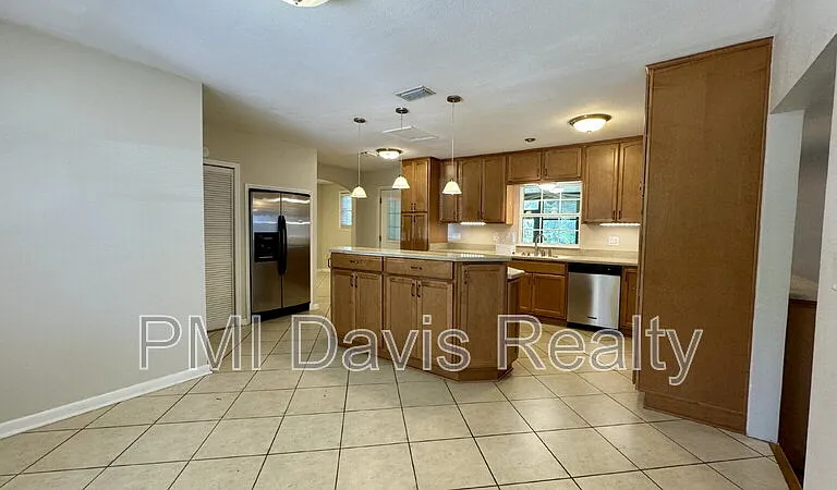 2543 Holly Point Rd W — Photo 2