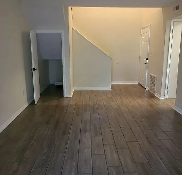 101 E Rhodes Dr #1 — Photo 7