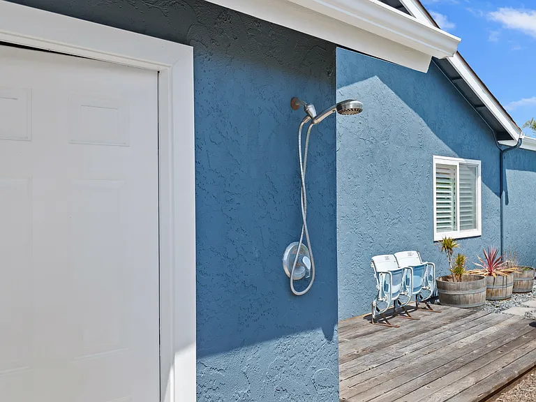 1425 Carnation Pl — Photo 5