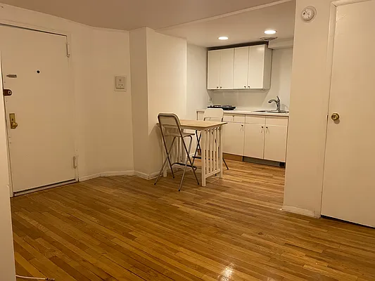 Rented by Nest Seekers International | media 16