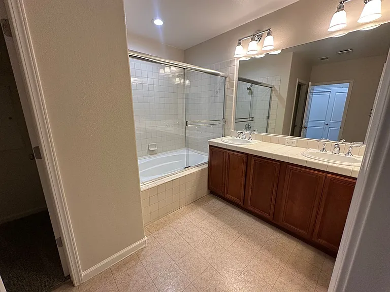 1690 Springhill Dr — Photo 21