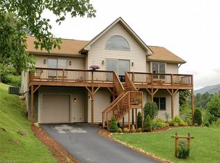 199 Linsonwood Rd, Waynesville, NC 28786