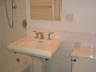 Rented by Toshiko Takahara, Lreb