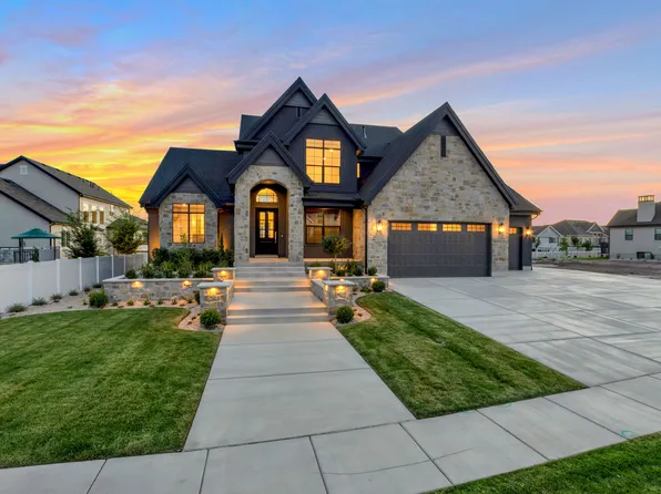 39 N Hayfield Cir, Kaysville, UT 84037