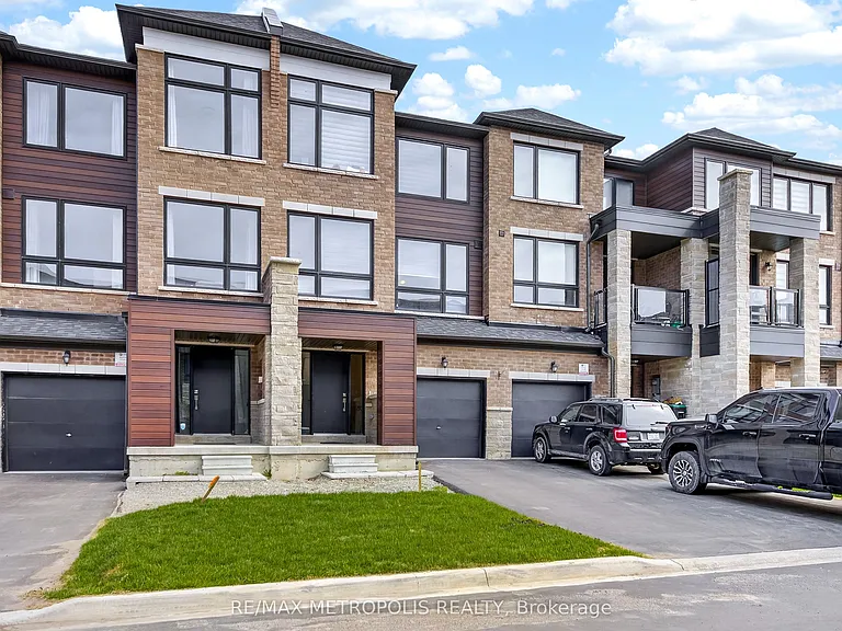 132 Blue Forest Cres — Photo 2