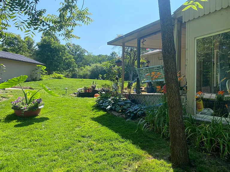 862 Field Dr — Photo 3