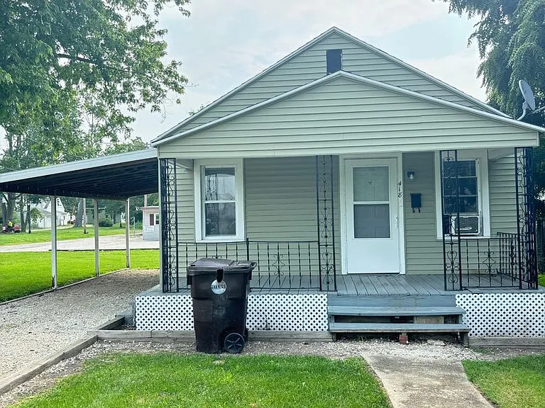 418 N High St — Photo 1