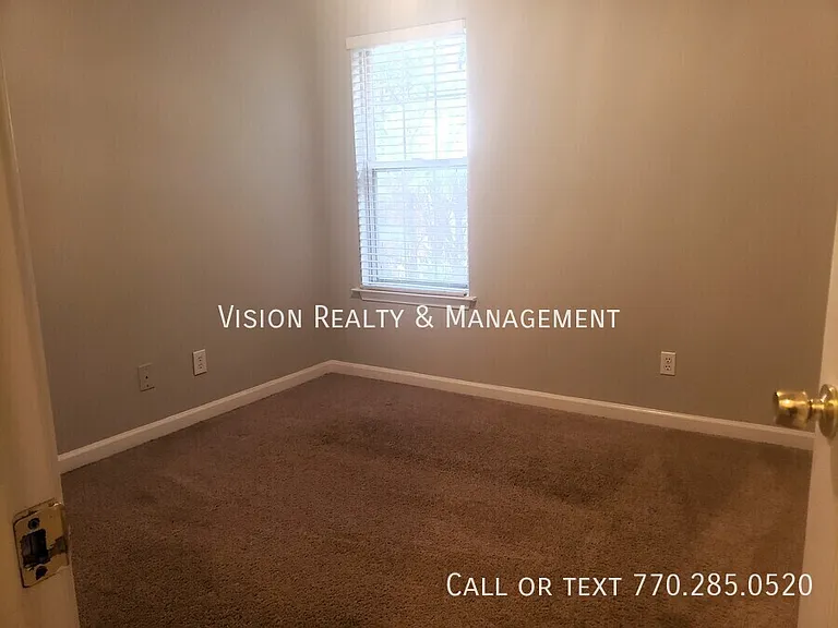229 Bainbridge Cir — Photo 14