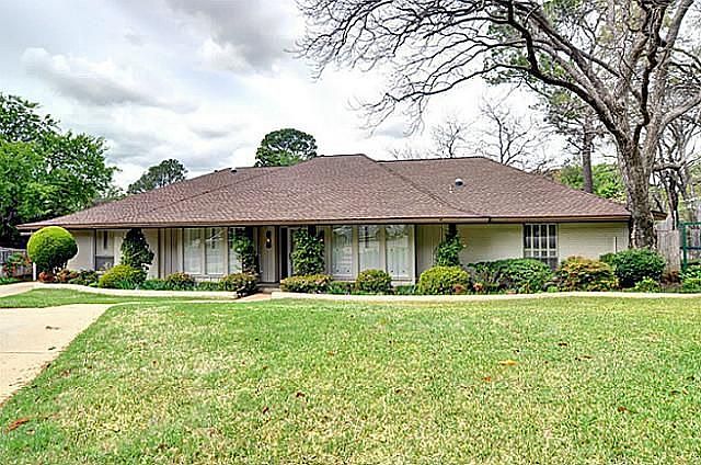 1st image of 1809 Tennyson Dr