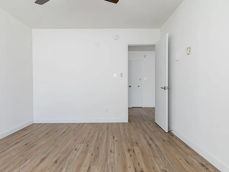 410 & 414 Manhattan Pl Los Angeles CA — Photo 7