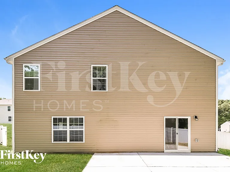 310 Sawyer Ln — Photo 15