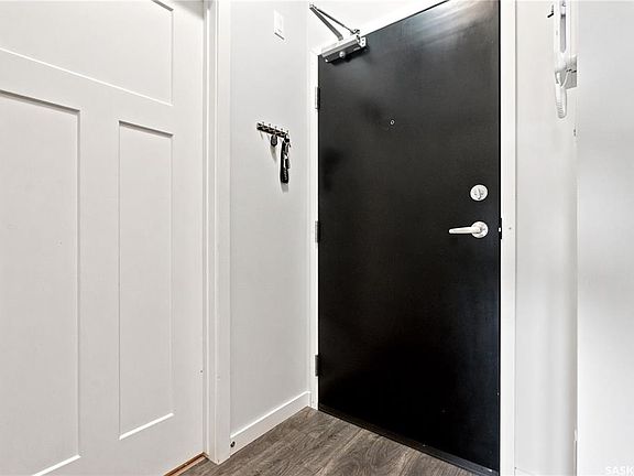 3rd image of UNIT 214-545 Hassard CLOSE