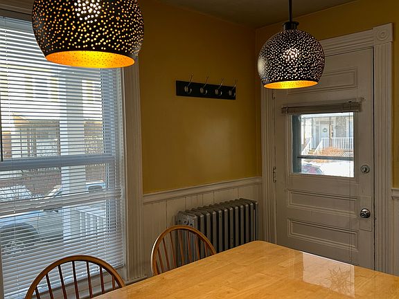 Kitchen gets amazing morning light!