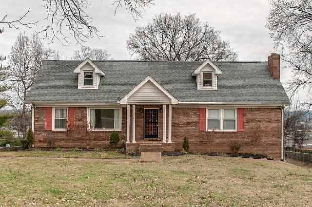 2nd image of 2004 Hickory Hill Ln