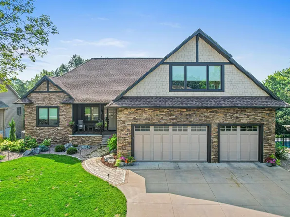 1924 Glacier Ave, River Falls, WI 54022