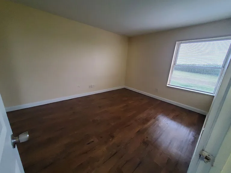 Abbott Acres Apartments — Photo 27