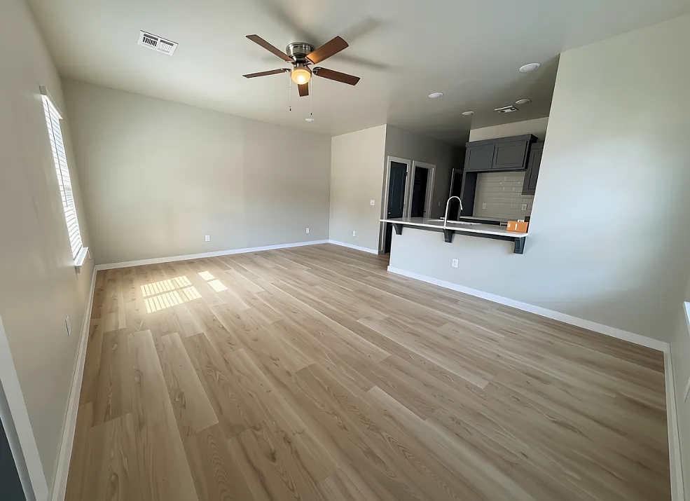 3 bed, 1150 sqft, $1,350 — Photo 4