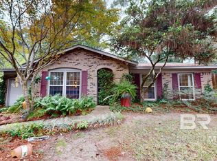 303 Vanderbilt Dr, Mobile, AL 36608