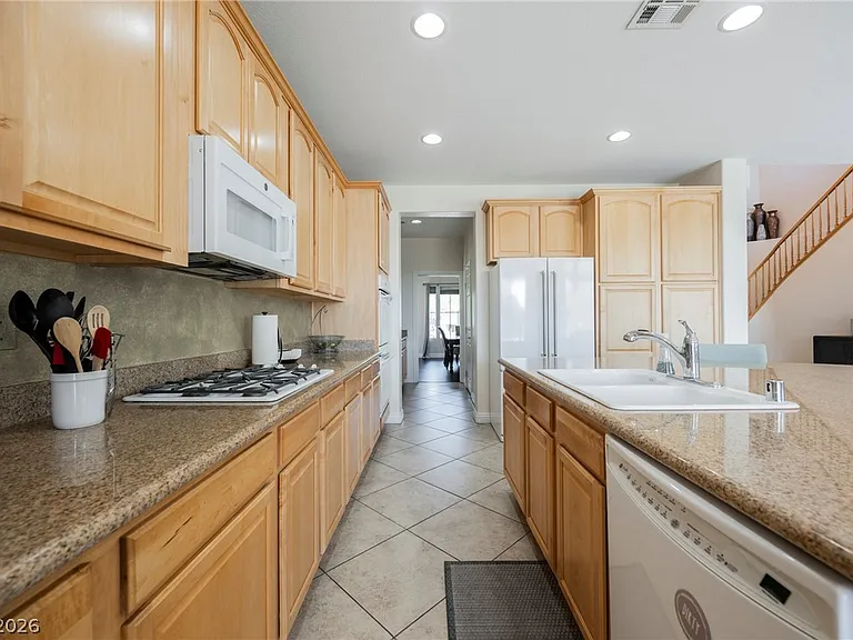 9562 Staff Ln — Photo 10