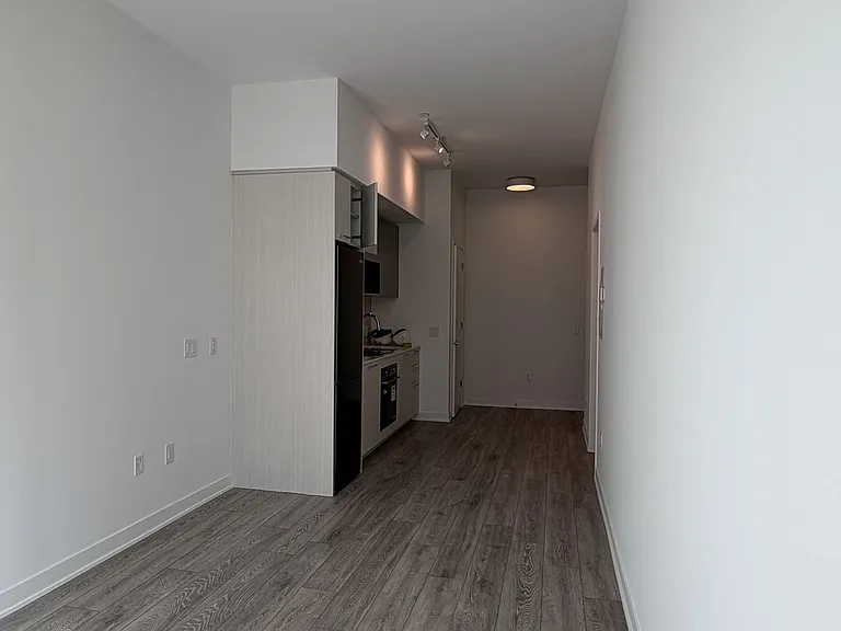 10 Oak St S #215 — Photo 6
