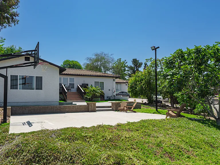 9932 Sierra Madre Rd — Photo 16