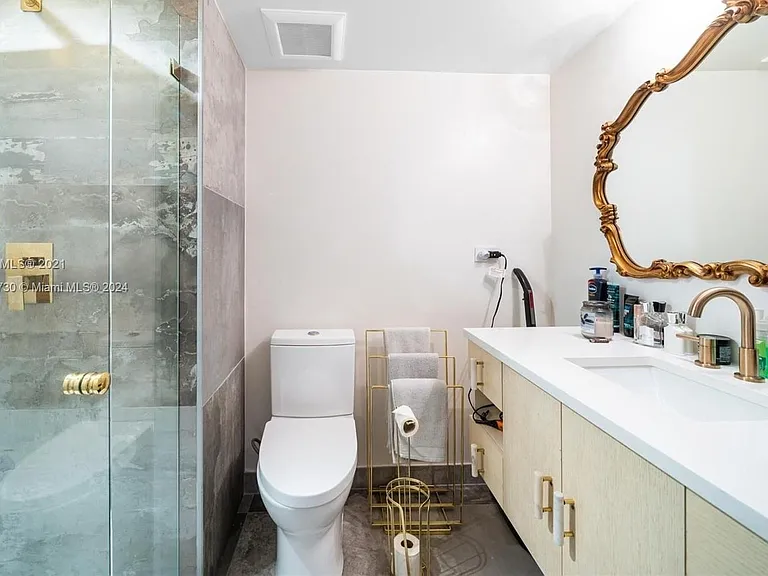 2301 Collins Ave #306 — Photo 8