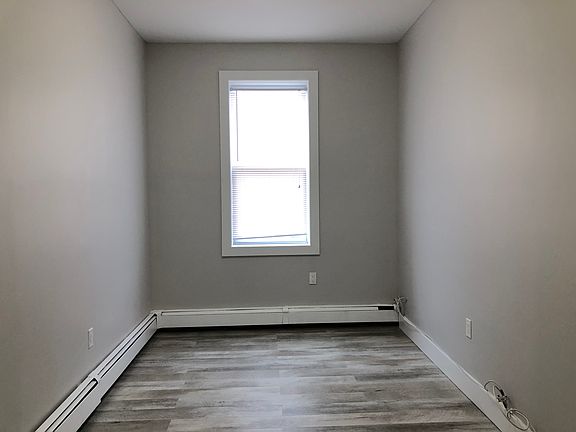 4th image of 18 Wright Ave #6E