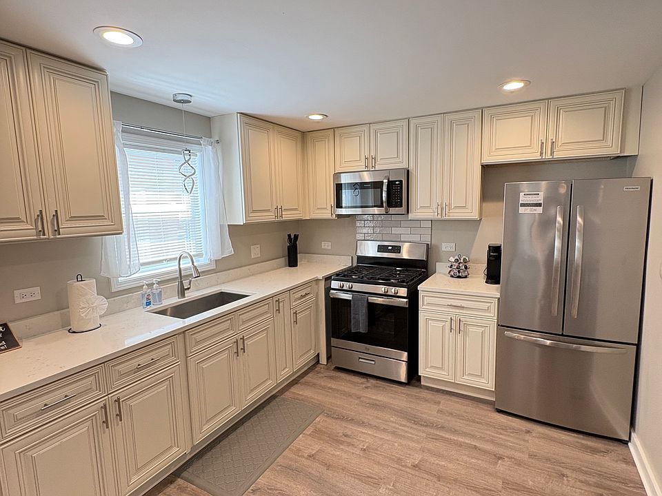 1st image of 7007 S East End Ave #B1