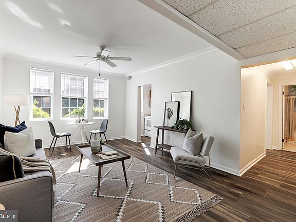 3rd image of 1913 Key Blvd #11572