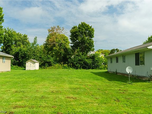 4th image of 1937 4th St