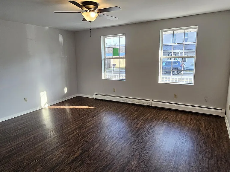 406 Main St — Photo 7